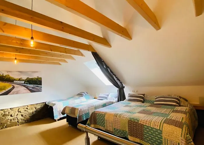 Rennscheune - Himmlisch In Gruene Hoelle *